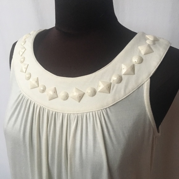 NWT Margaret Frances Cream Sleeveless Top SzMED - Picture 2 of 8